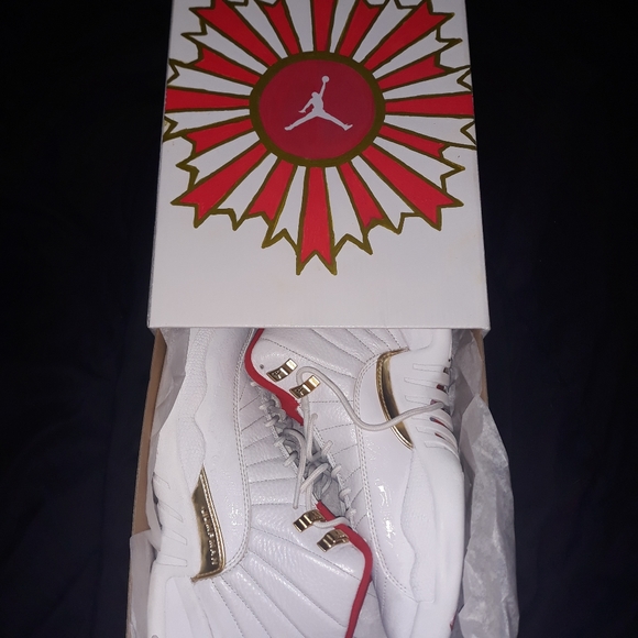 Jordan Retro 12 fiba sz 9.5 like new - Picture 6 of 11